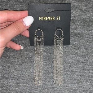Forever 21 dangle earrings 🖤